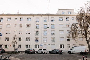Gemeindebau Alliogasse 21