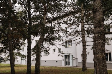 Gemeindebau Erlaaer Straße 131-133 