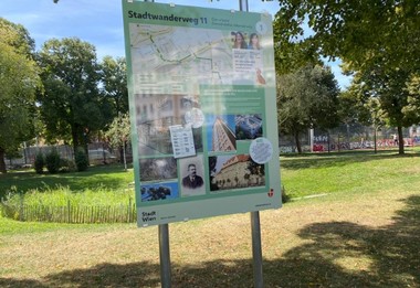 Foto einer weiteren Infotafel am Stadtwanderweg 11